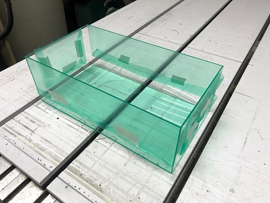 Крышка из оргстекла