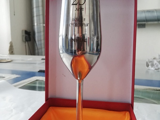 Гравировка на радиусных изделиях