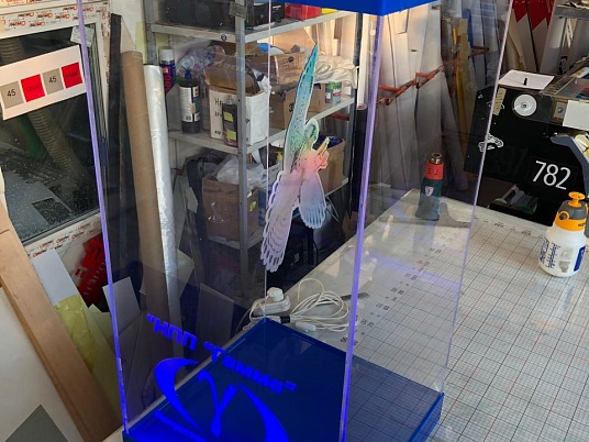 Прозрачный короб с подсветкой