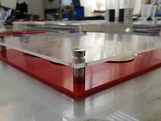 Объемная табличка, двухъярусная табличка