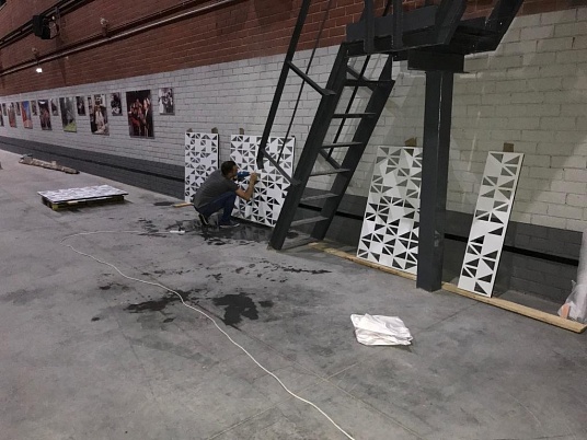 Оформление стеклянных перегородок декоративной пленкой