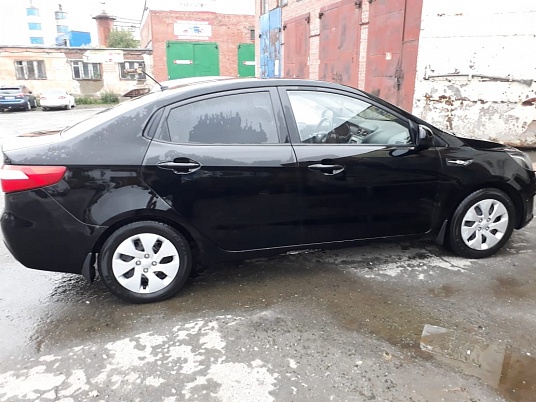 Изготовление рекламы на автомобиль из голографической пленки.